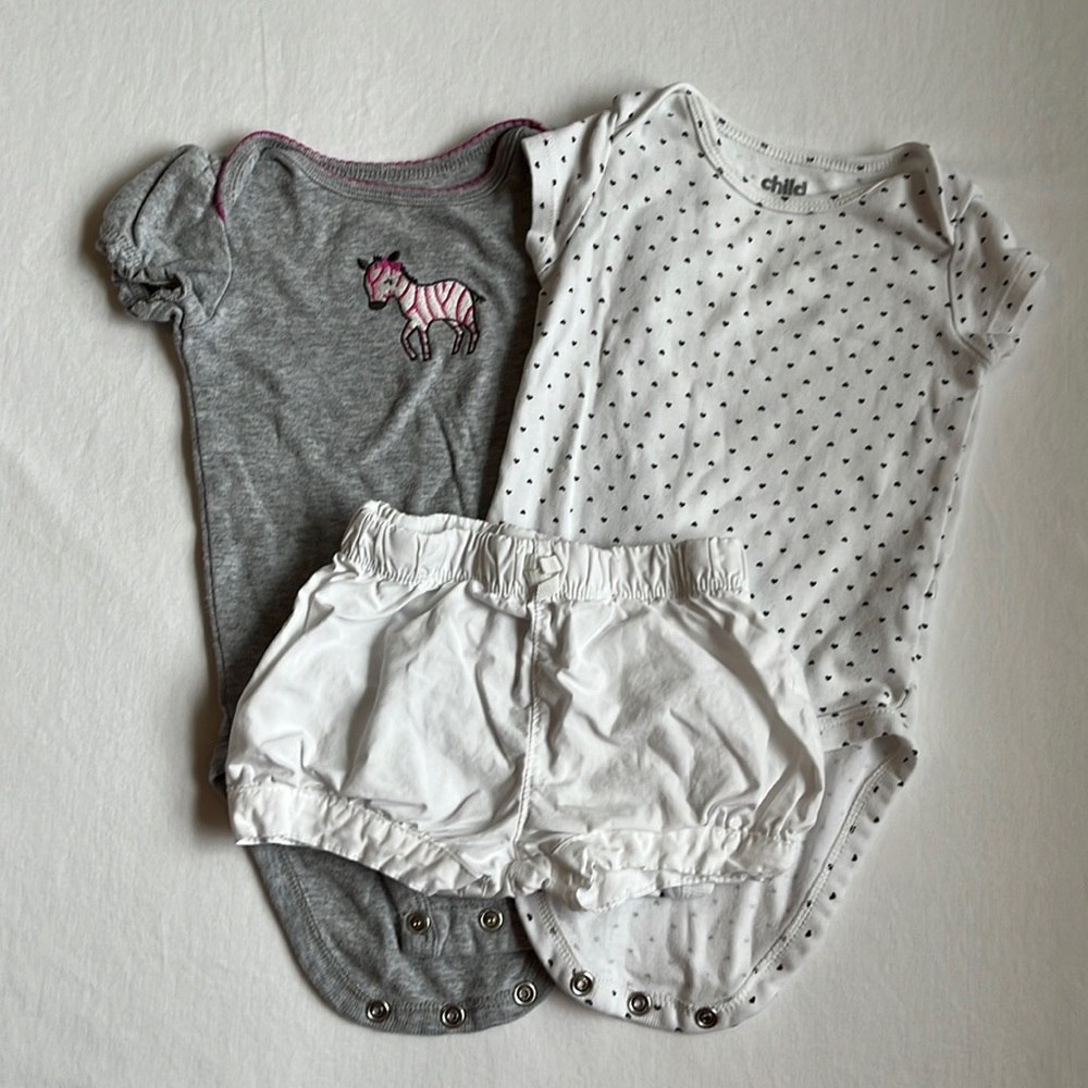 3-6 Months Carter’s Child of Mine Short Sleeve Onesies and Shorts